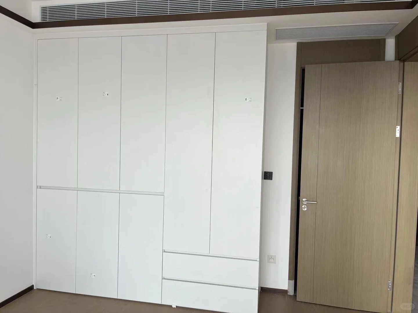 保利招商天郡四房出租。9999元??