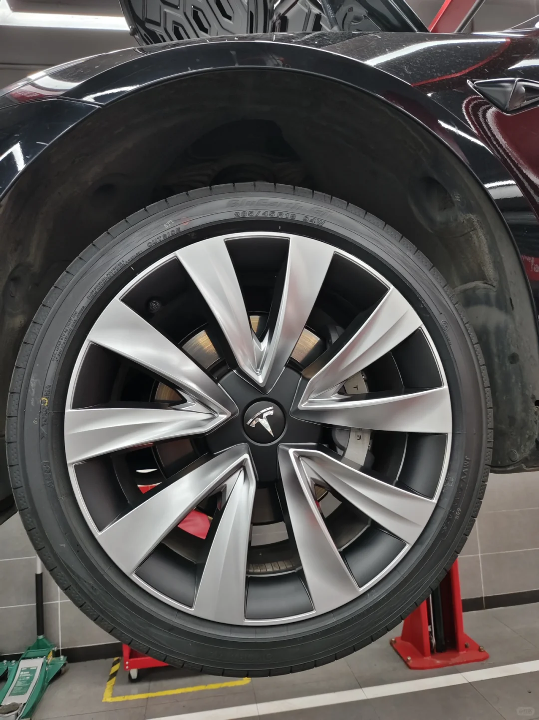 老款model3 18寸轮毂上这套轮毂盖真的帅