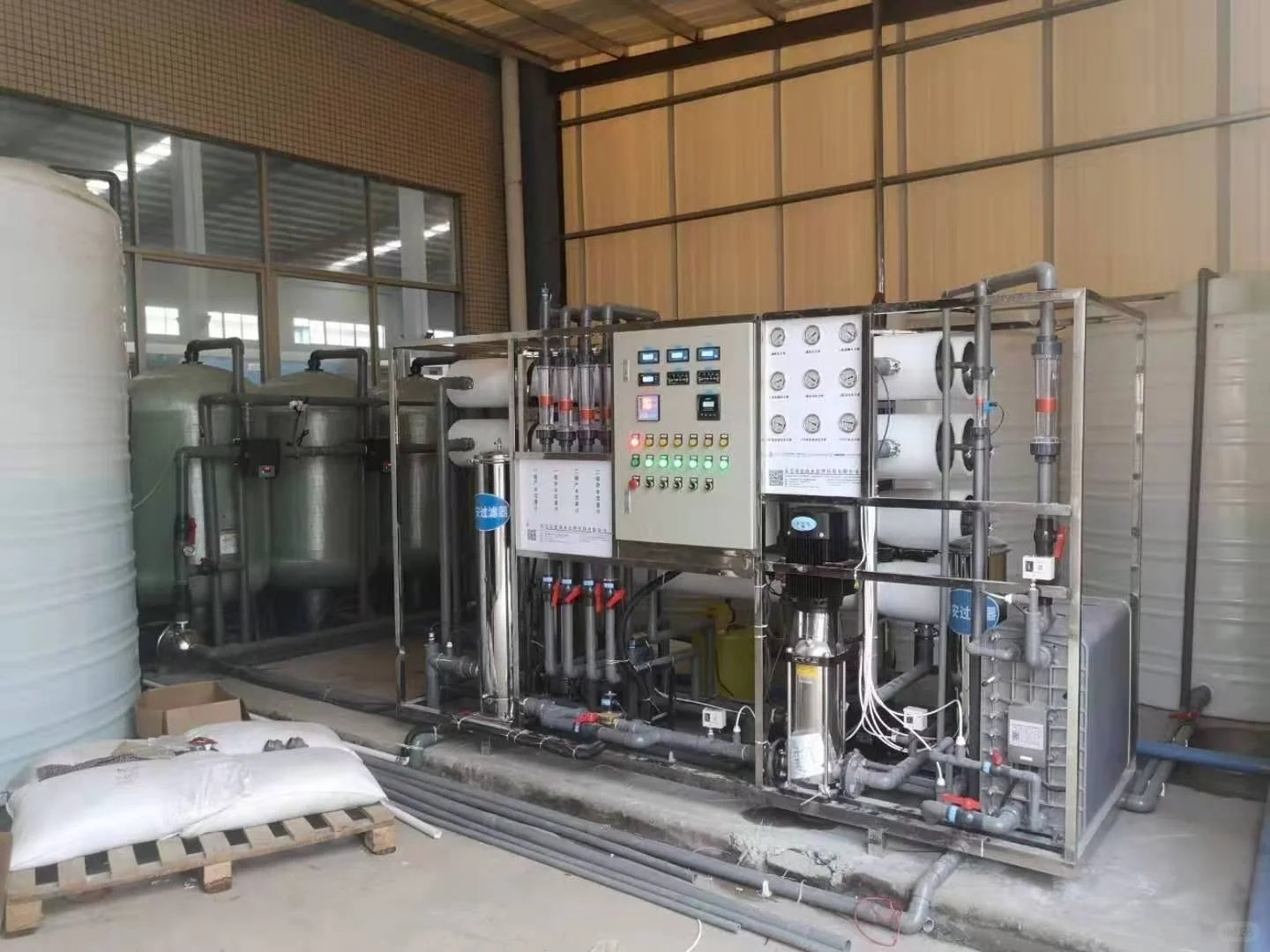 超纯水净化设备选型与日常维护指南