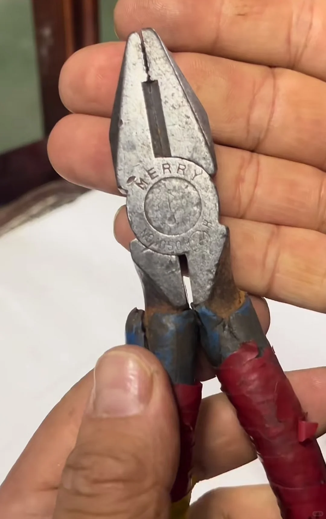 一把日本50年前的钳子,国产新钳子也比不过