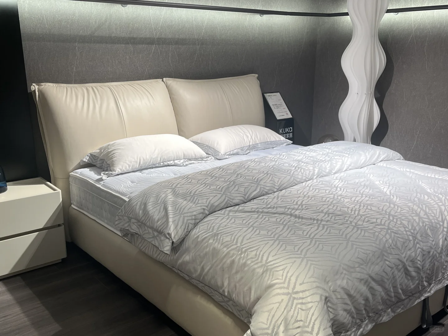 JD.M1009.M26蓝色曼波