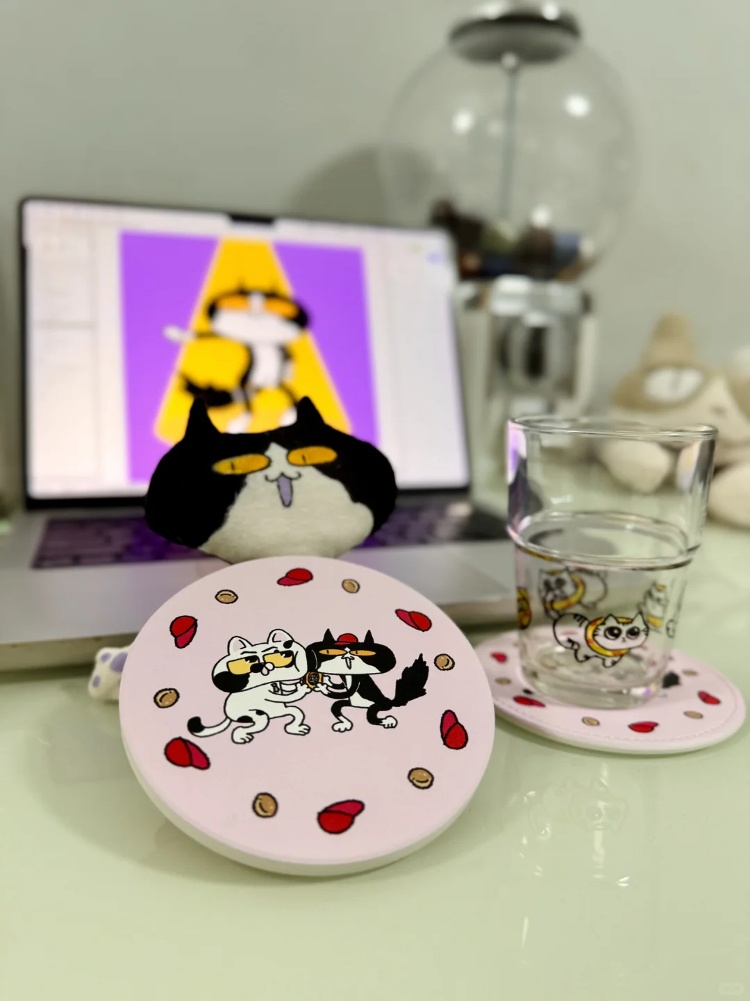 喜猫 | 喝热水吗，来点杯垫吧