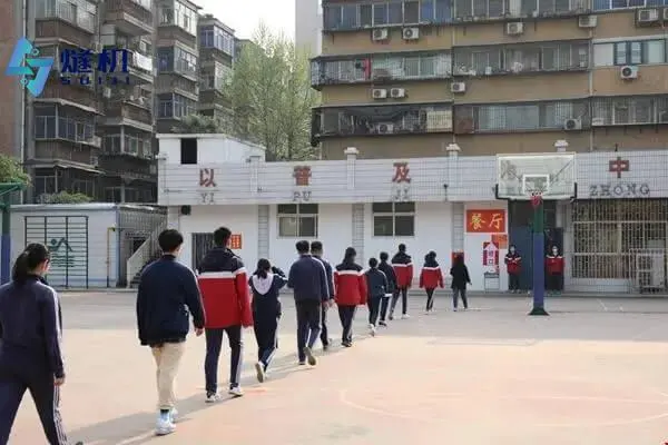 校园监控学生翻墙AI识别摄像头