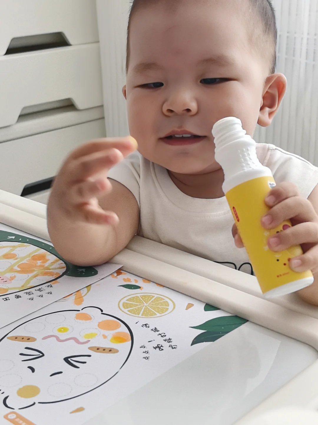 在家早教｜一岁半小朋友的艺术启蒙～