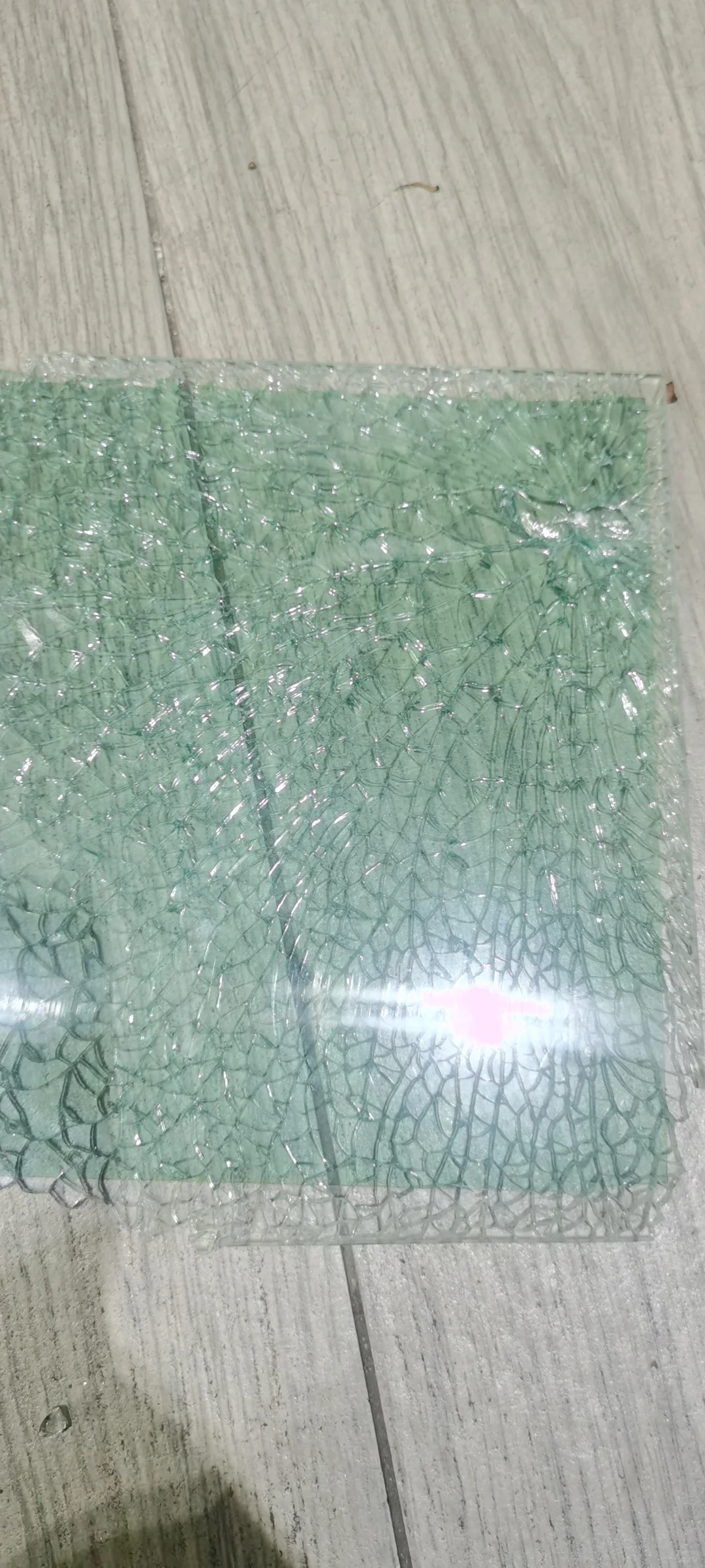 心血来潮试了一下大的，还好玻璃上有防爆膜