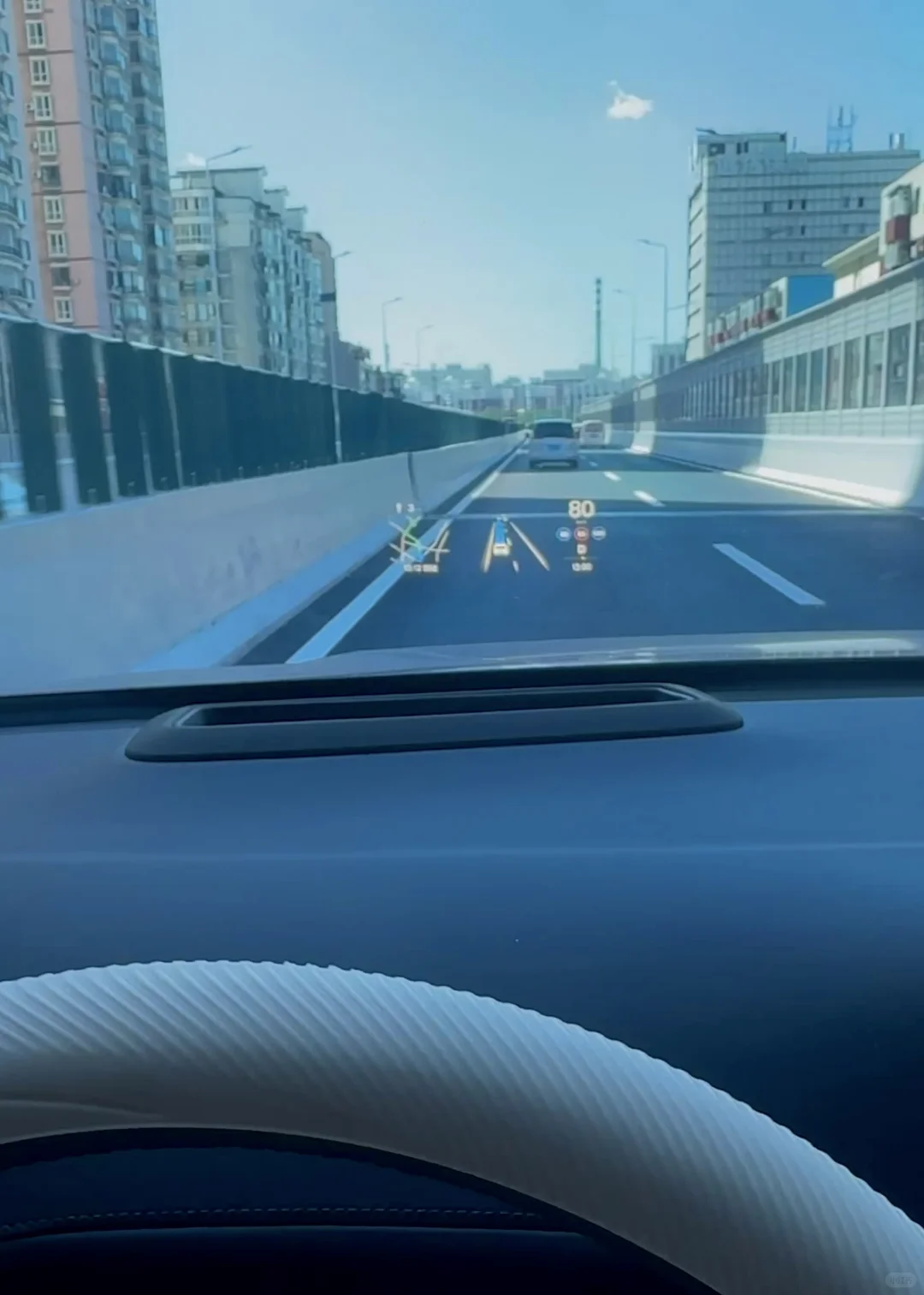 理想l6的HUD抬头显示真的好用