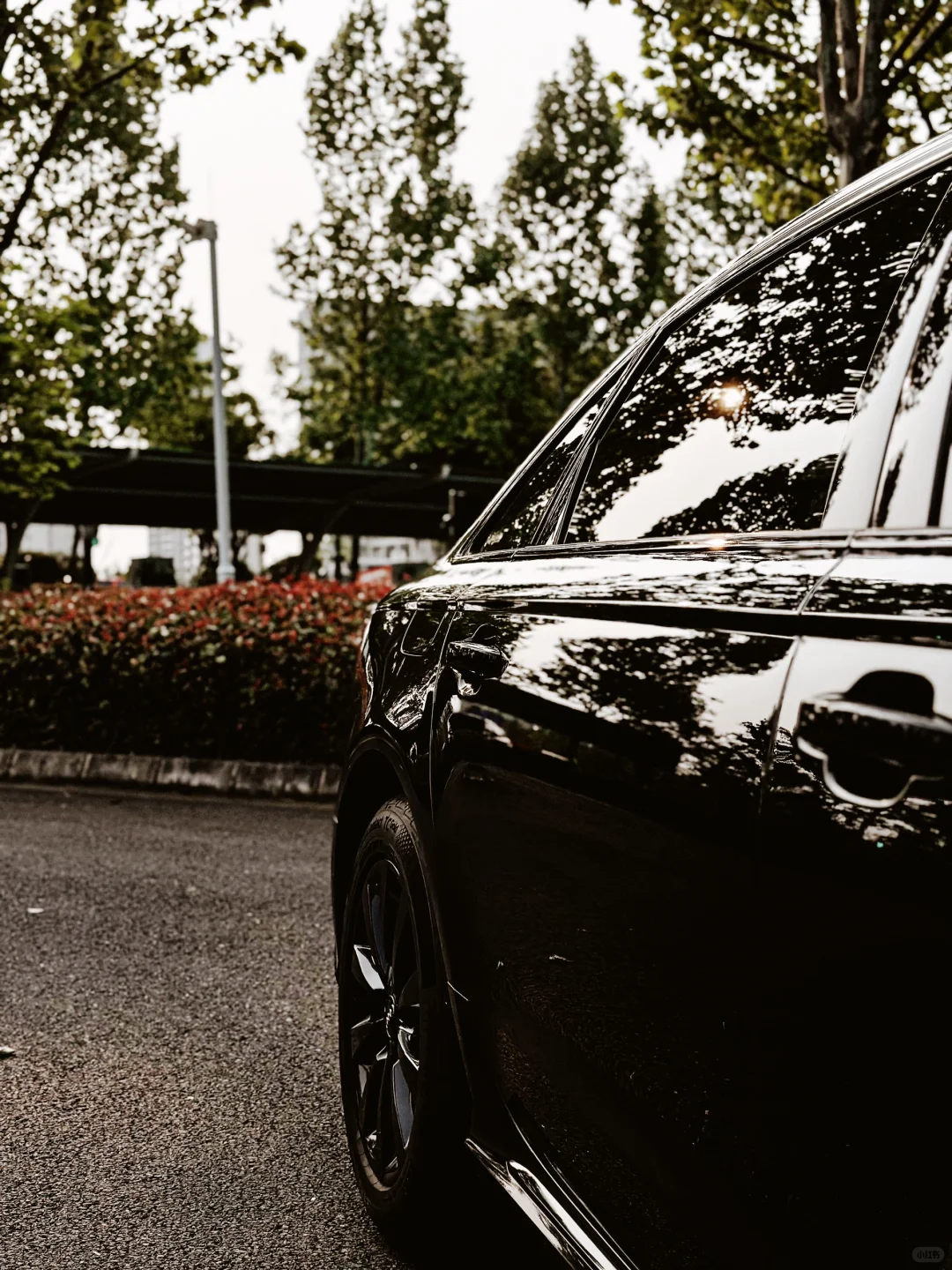 ?2300改装｜中年版奥迪A6L爆改运动黑武士