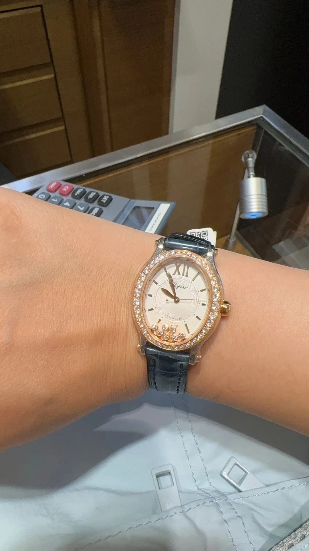 上海静安恒隆萧邦手表维修售后保养中心