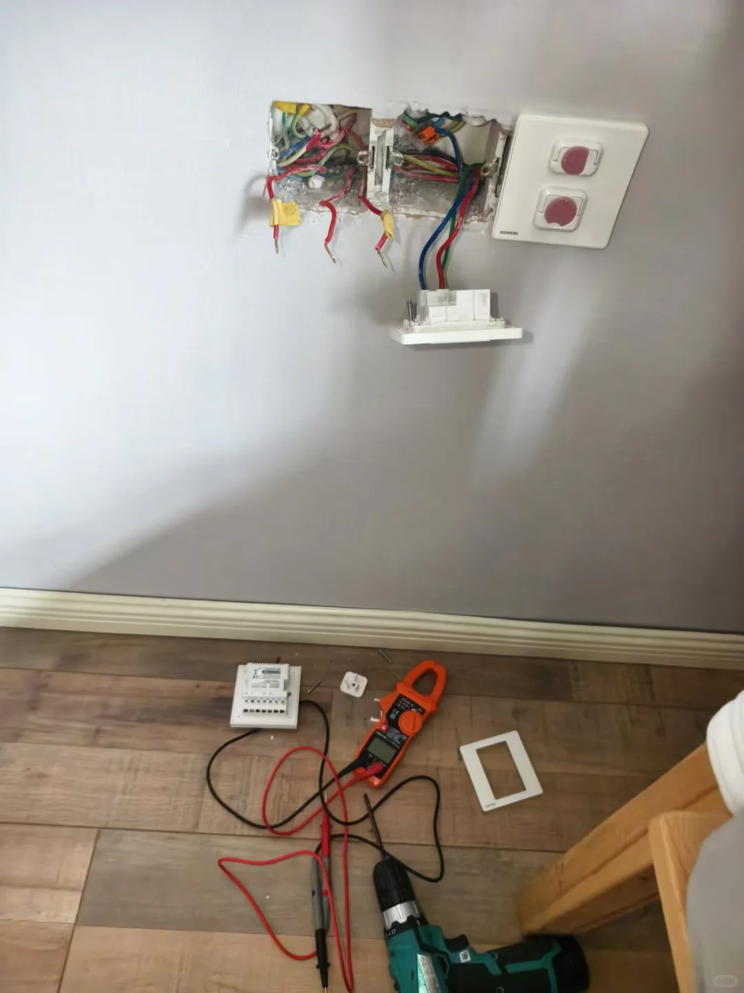 家里出现频繁跳闸现象?线路短路漏电