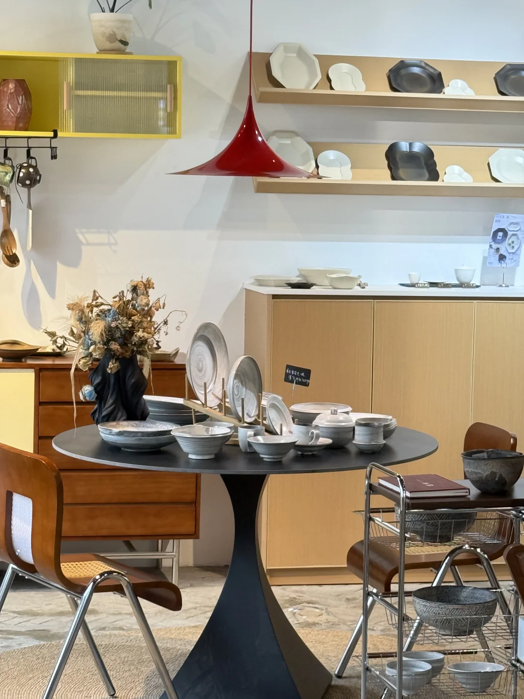 看到一个超好看的陶瓷店～