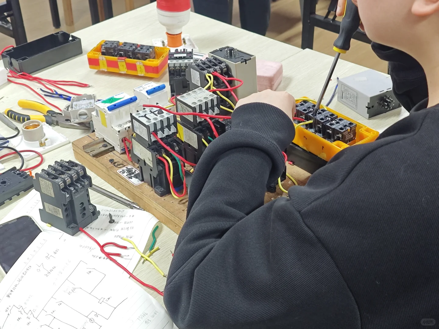 电动机故障与控制电路维修技巧