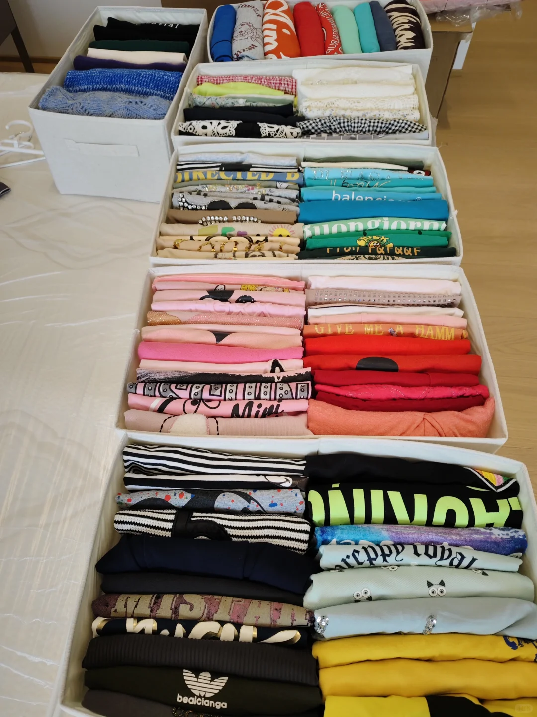 看看，终于下定决心把衣橱整理一下