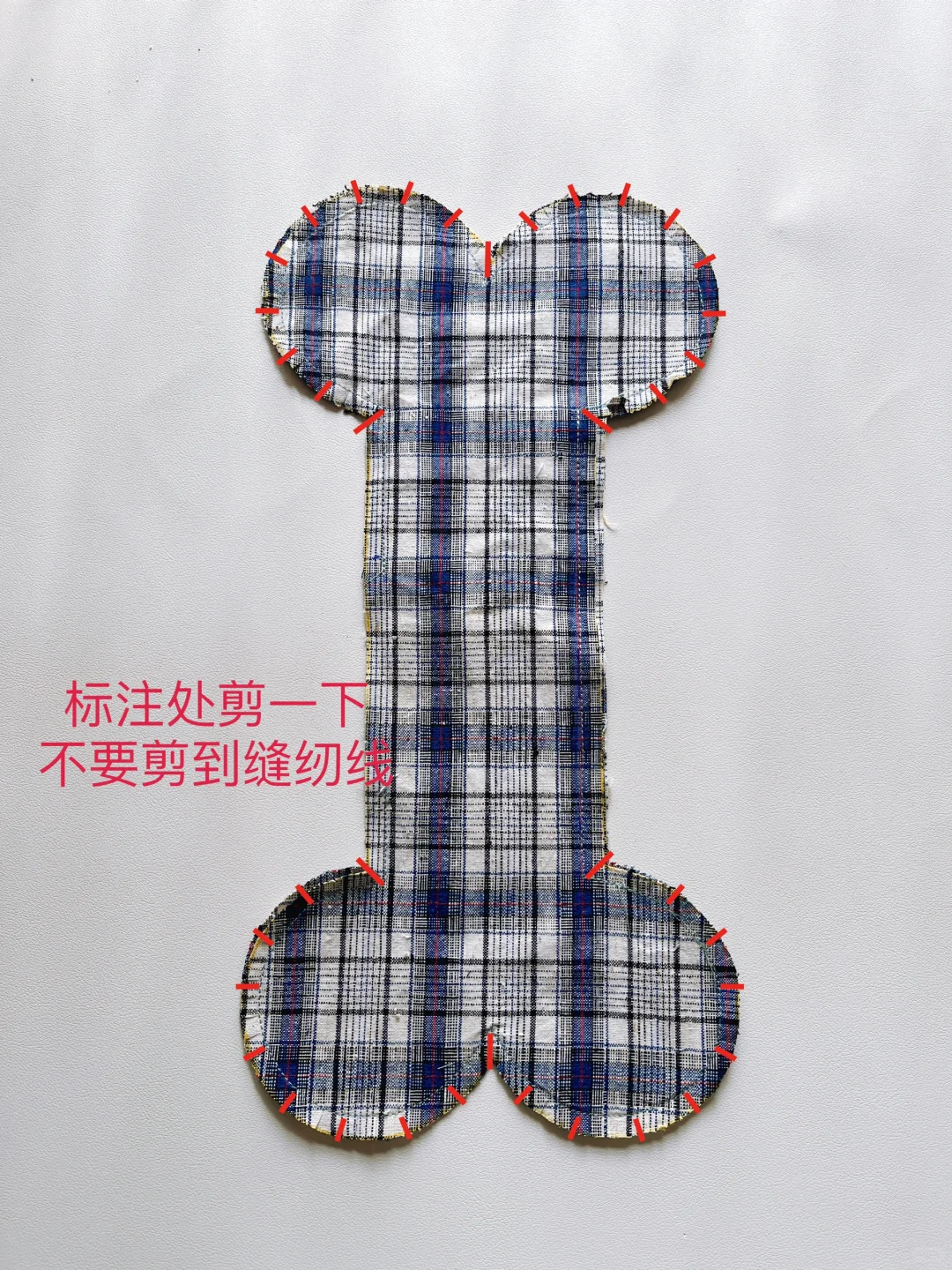 两块布就可以自制狗狗玩具，详细教程来咯?