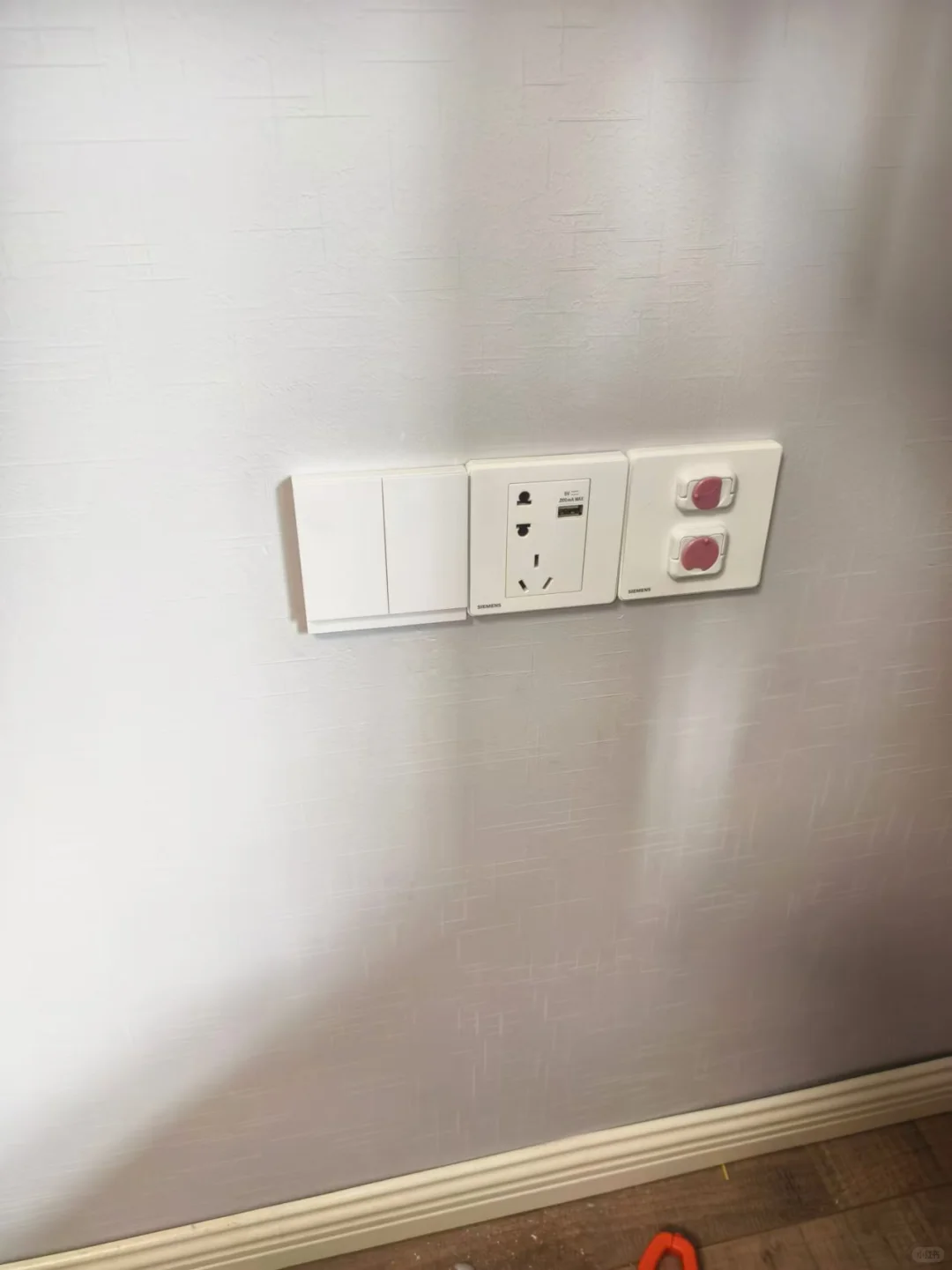 家里出现频繁跳闸现象?线路短路漏电