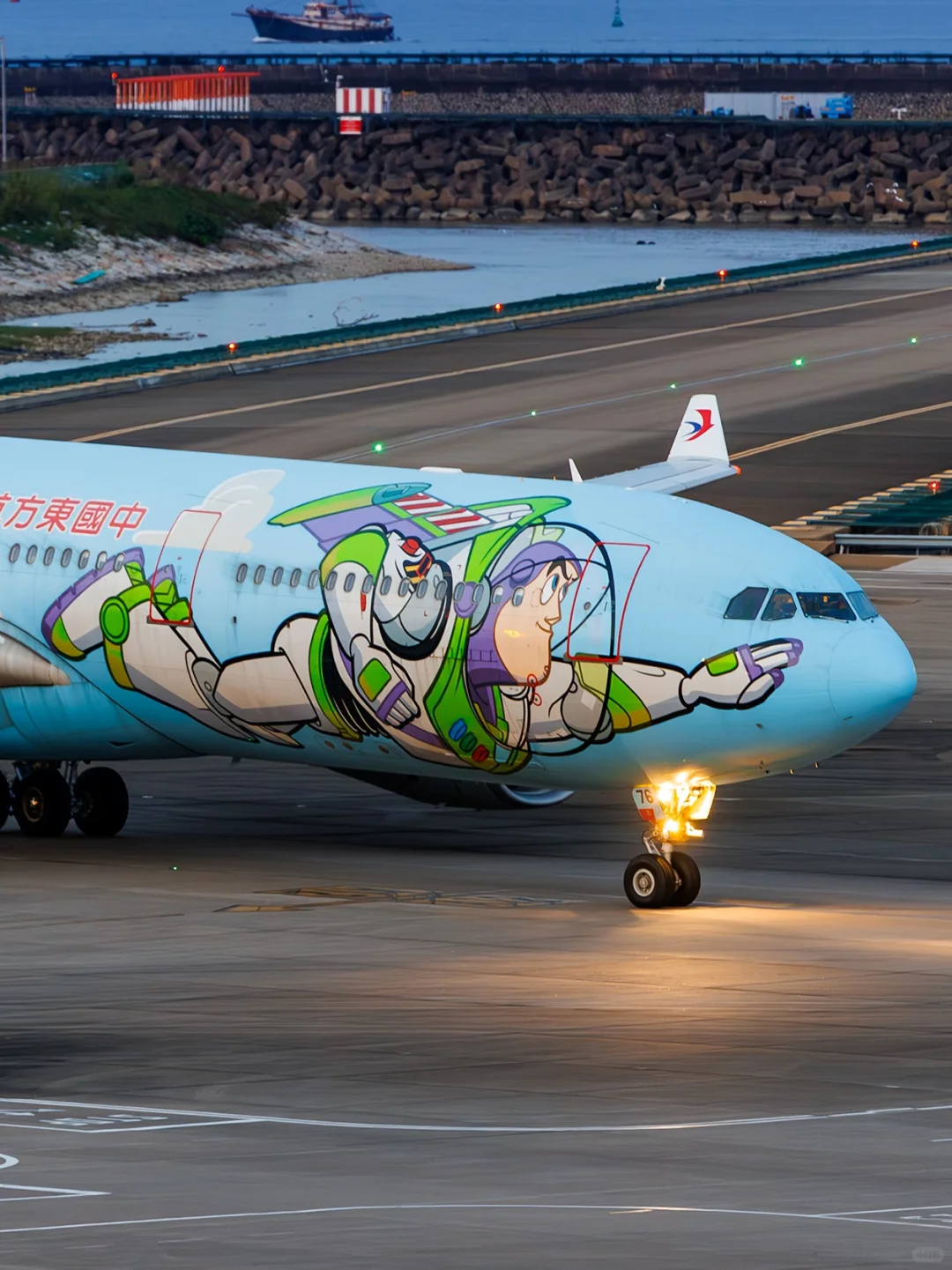 这个巴斯光年也会飞