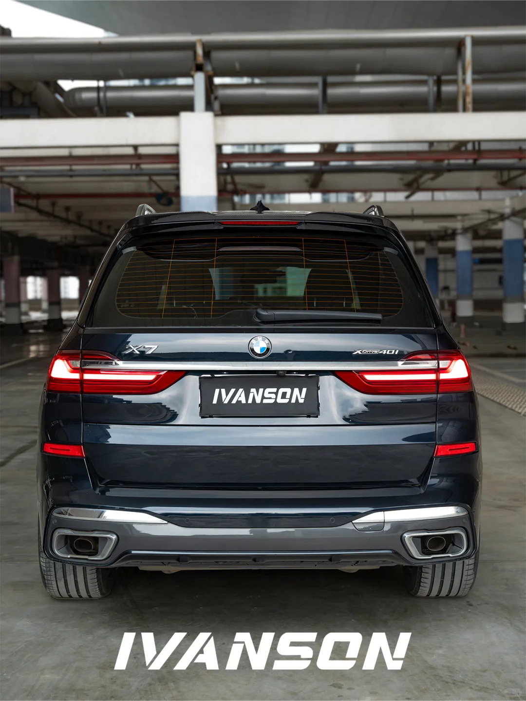 宝马X7高奢单品·埃文森碳纤维顶翼亮相