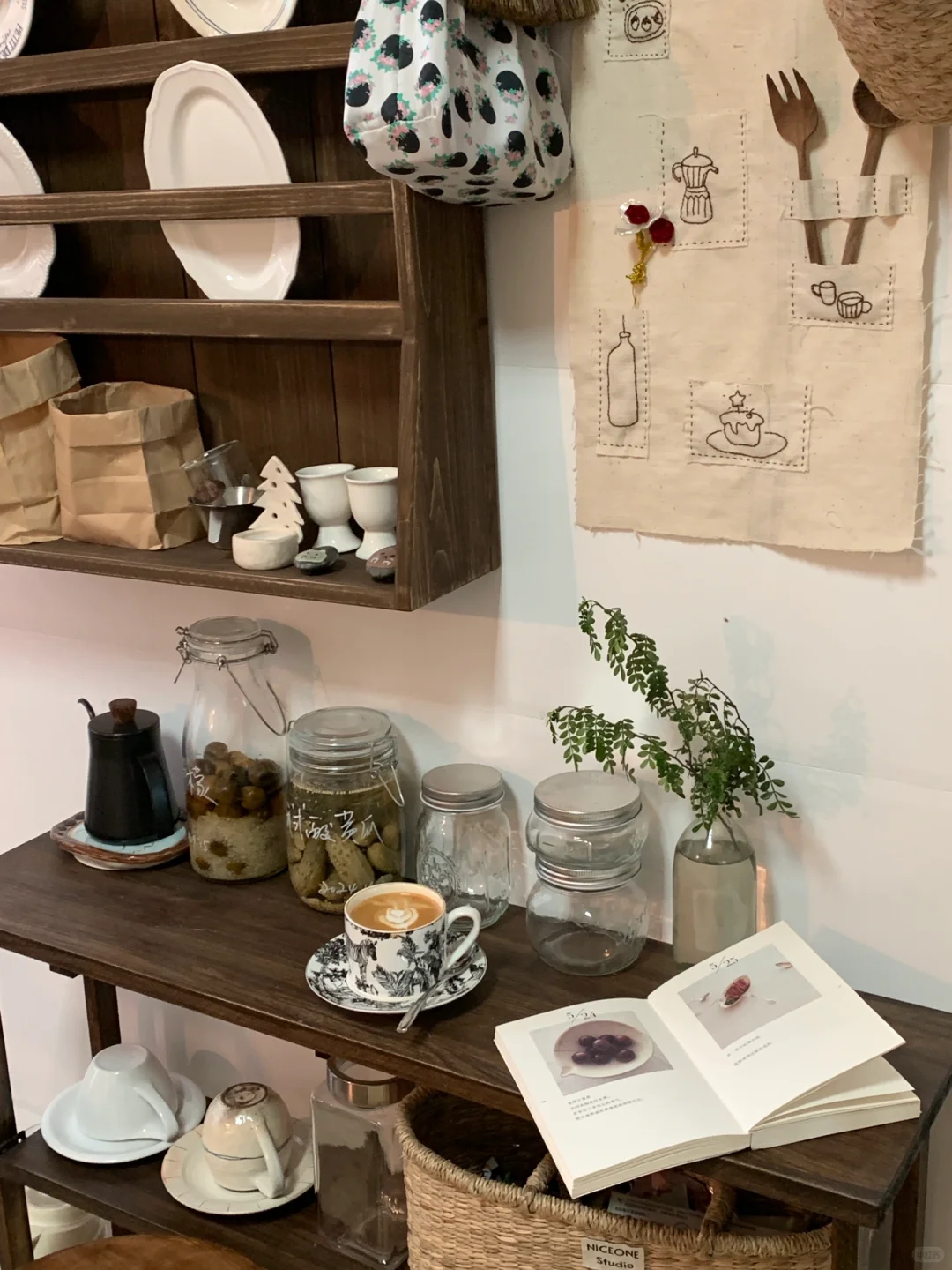 6㎡逆袭日剧同款厨房！锅铲全挂墙后真香了