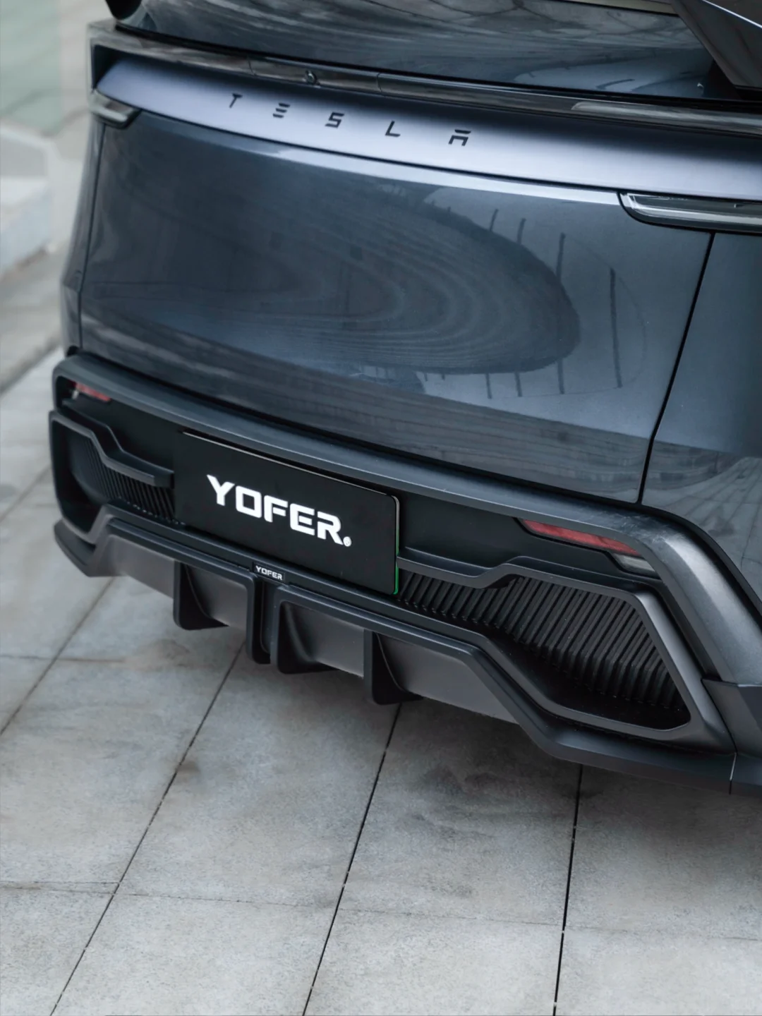 焕新Model Y ｜星空灰 颜值代表