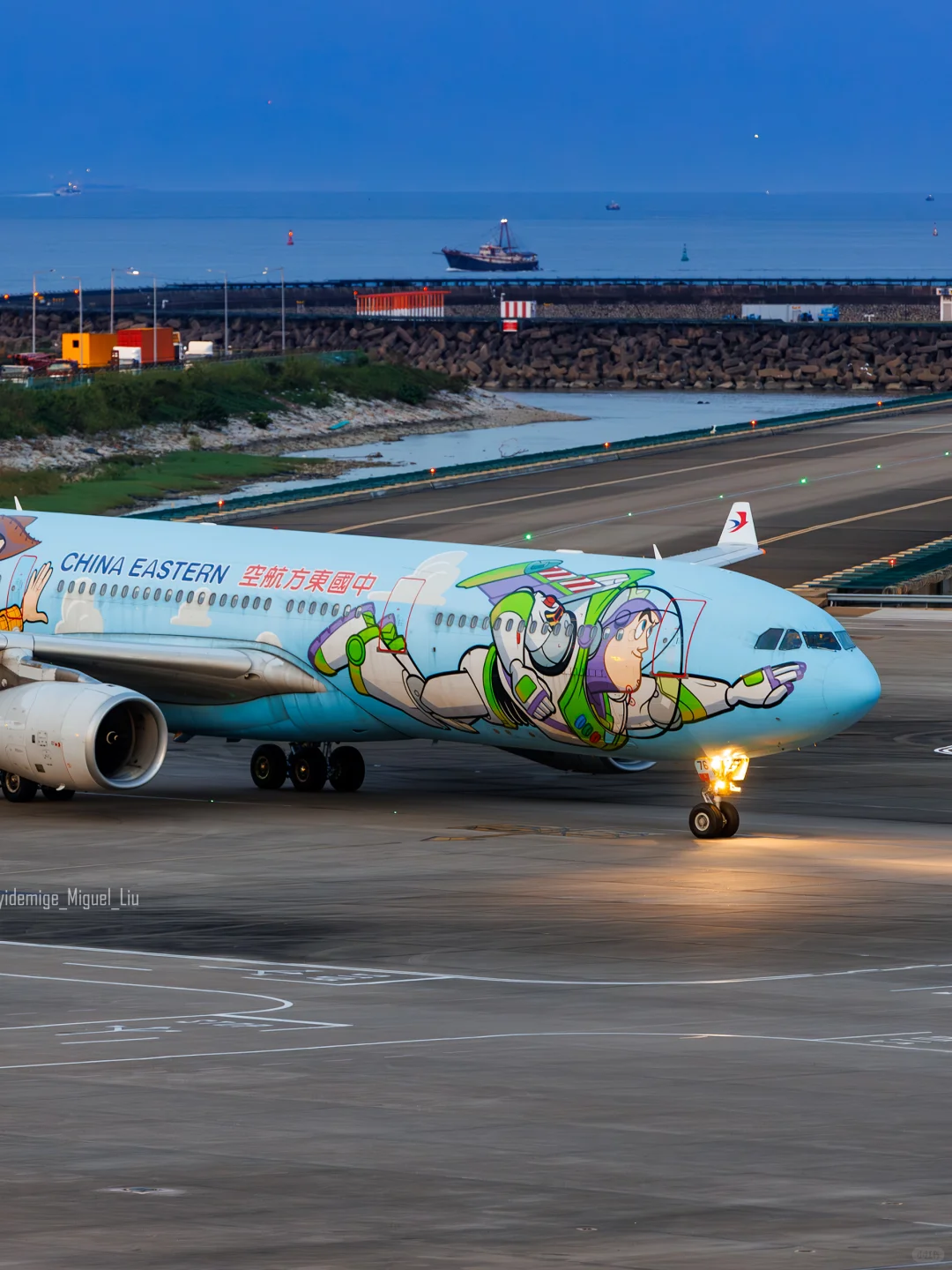 这个巴斯光年也会飞