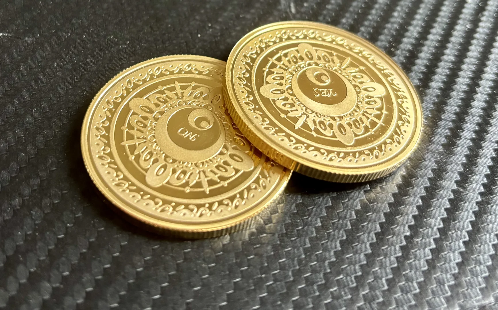 镀纯金的纪念币 好光泽^_^