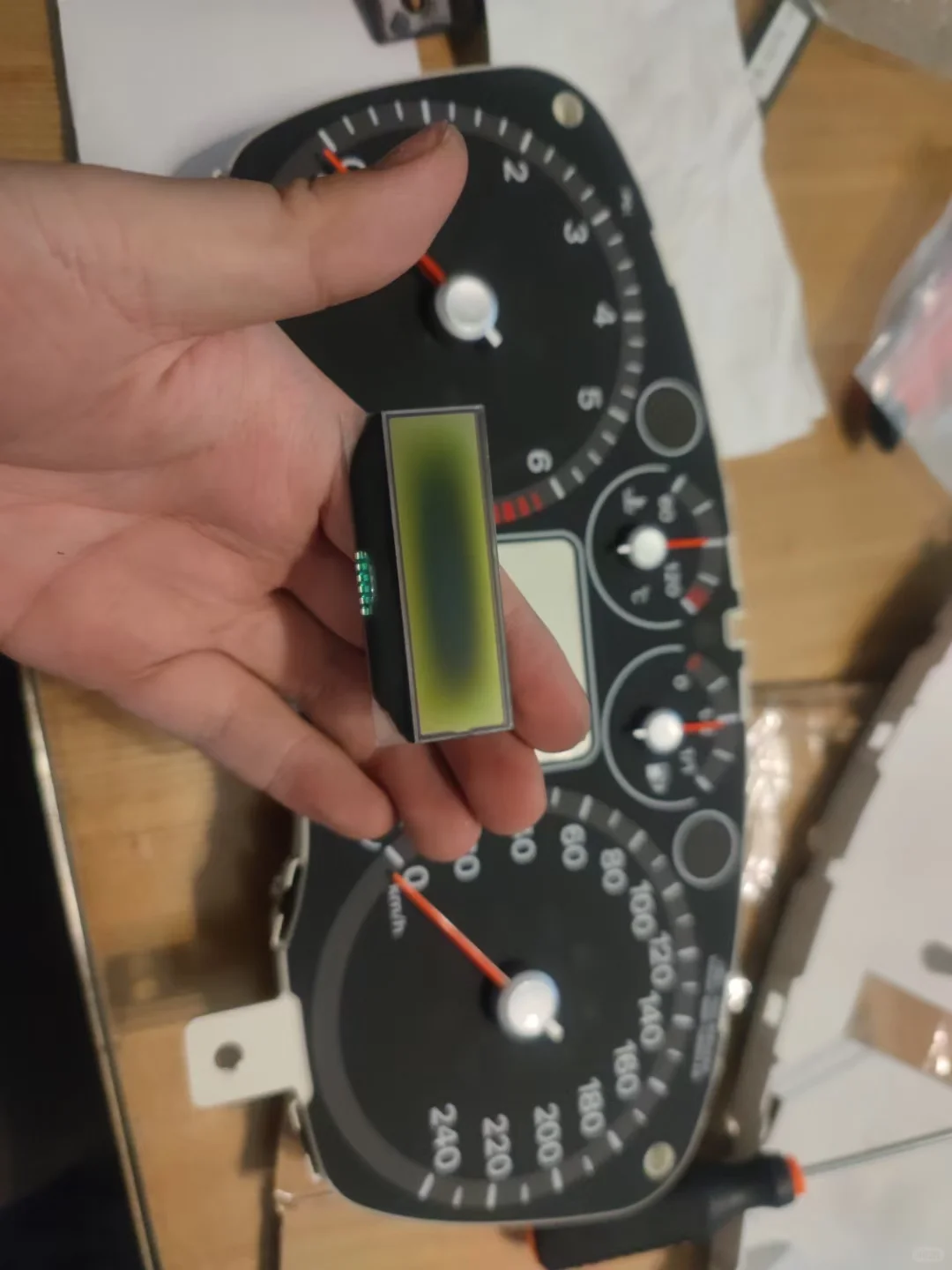 五块钱修复经典福克斯仪表盘显示屏