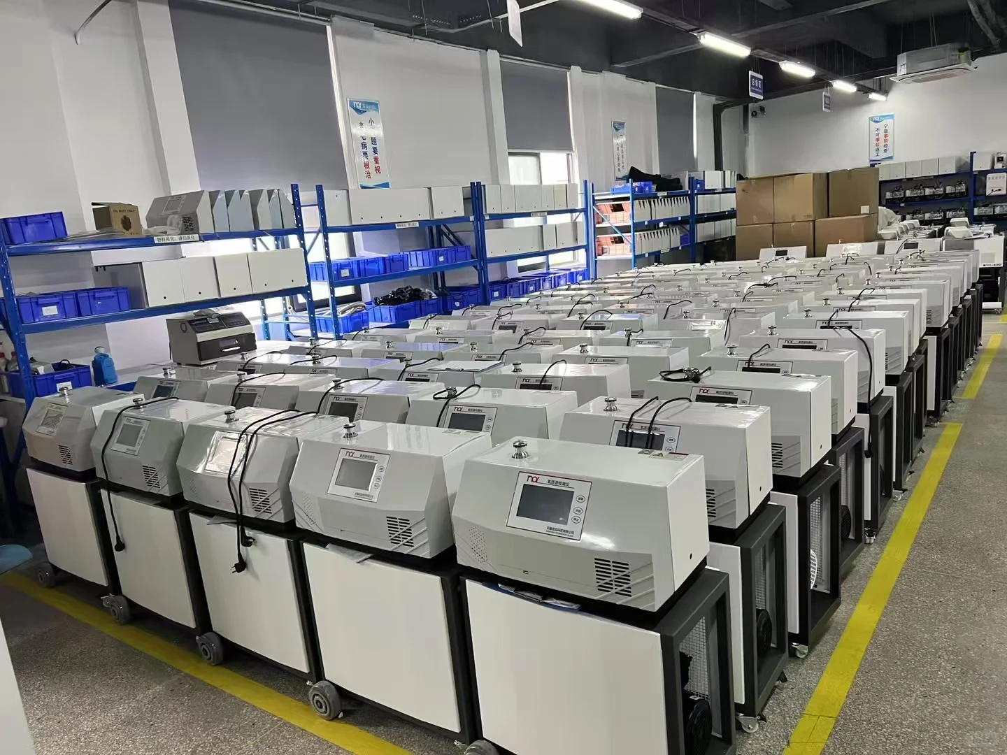 氦质谱检漏仪检测镀膜机