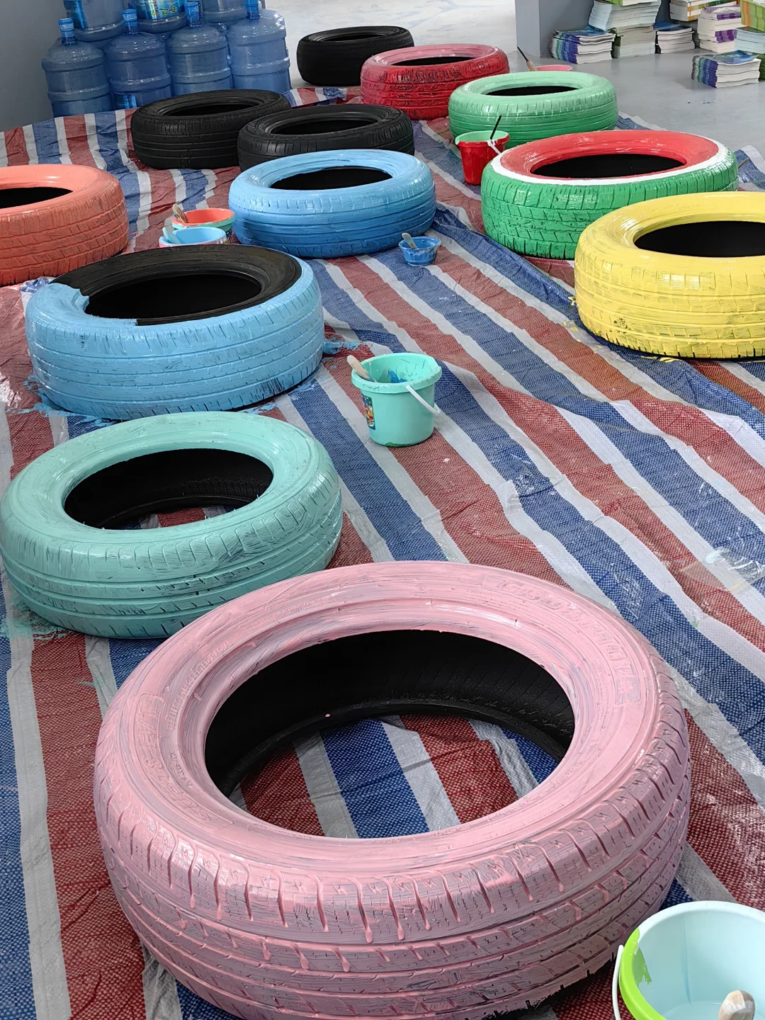 ?最好看的轮胎彩绘，有手就会?