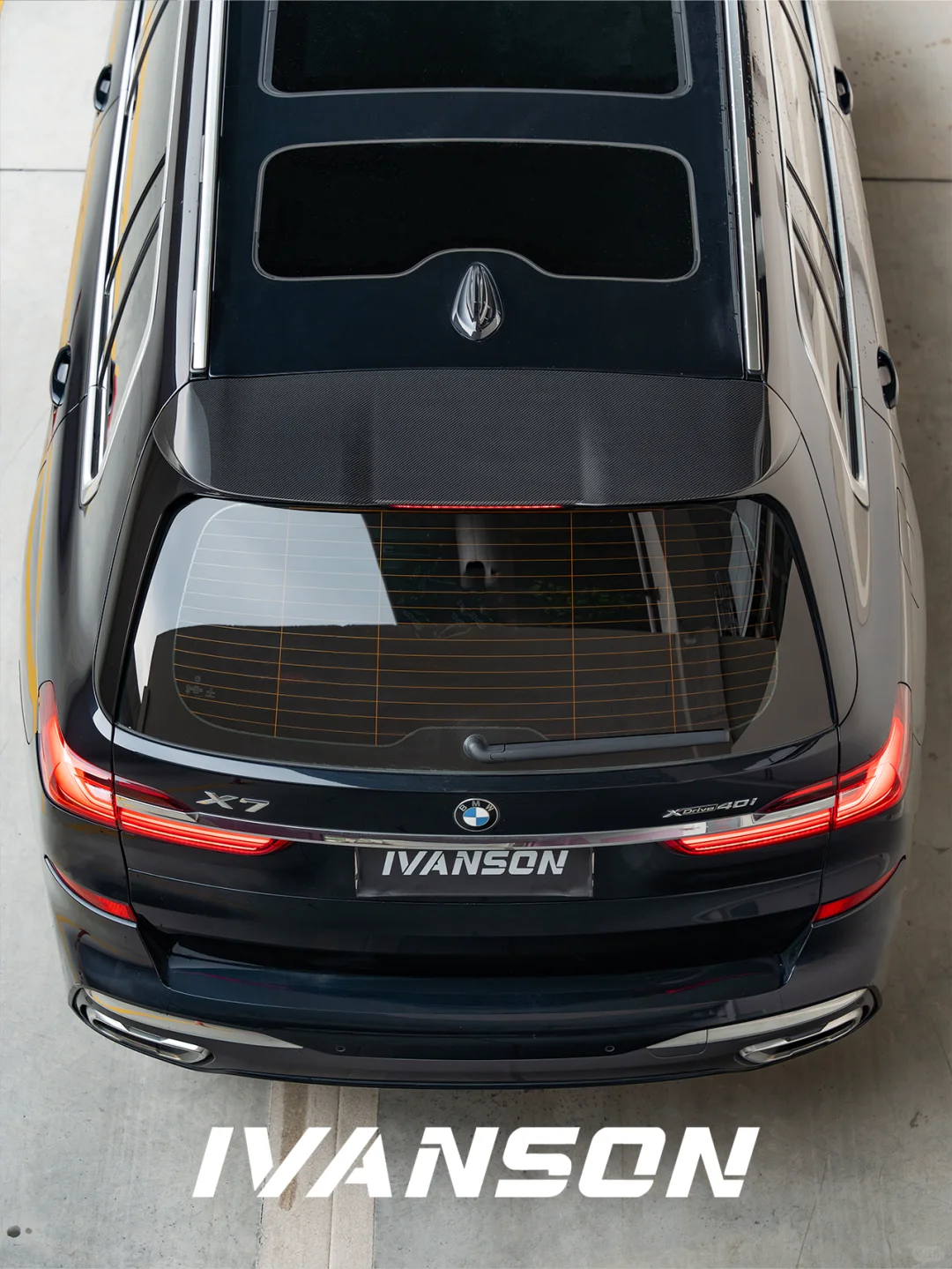 宝马X7高奢单品·埃文森碳纤维顶翼亮相