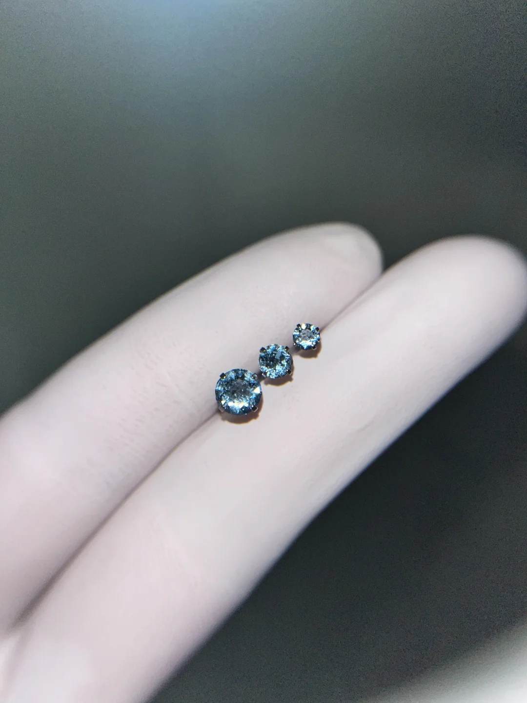 3/4/5mm华子海蓝色丨钛合金耳钉