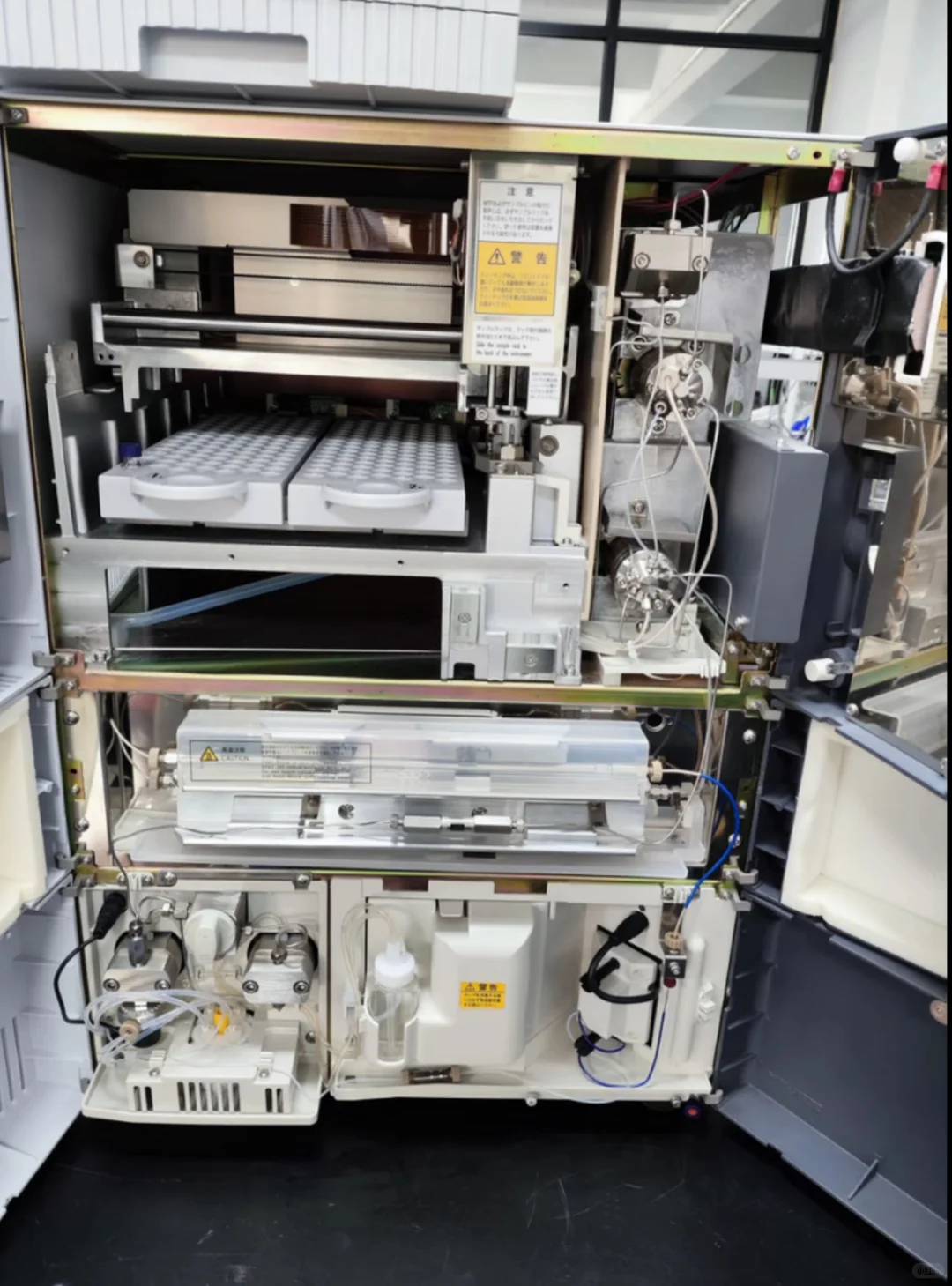 液相色谱流动相使用前为什么要脱气?