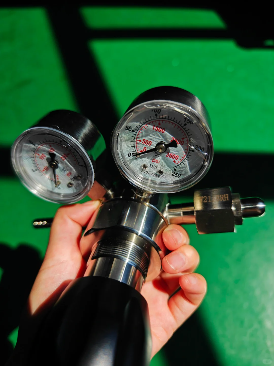 ???发现一款超棒的实验室减压器