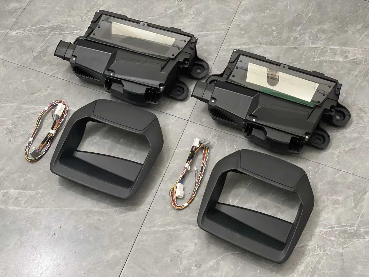 赛那格瑞维亚液晶仪表HUD抬头显示