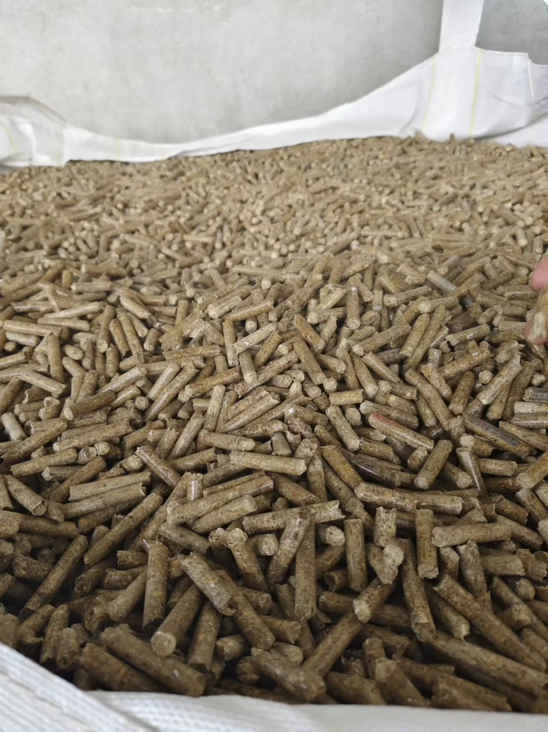 优质生物质颗粒出炉～湖北麻城颗粒生产厂家