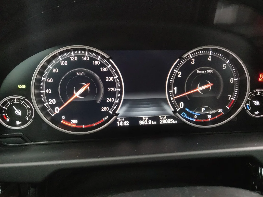 这么多汽车仪表盘，能猜得出是什么车吗？