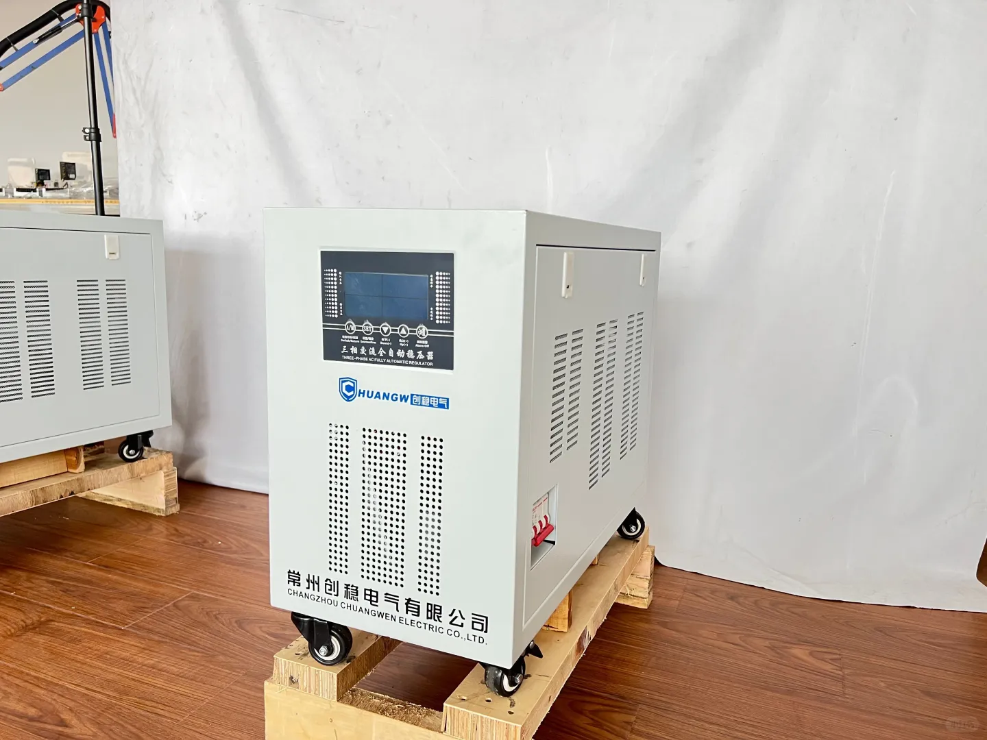 30kva三相稳压器价格及其应用领域解析