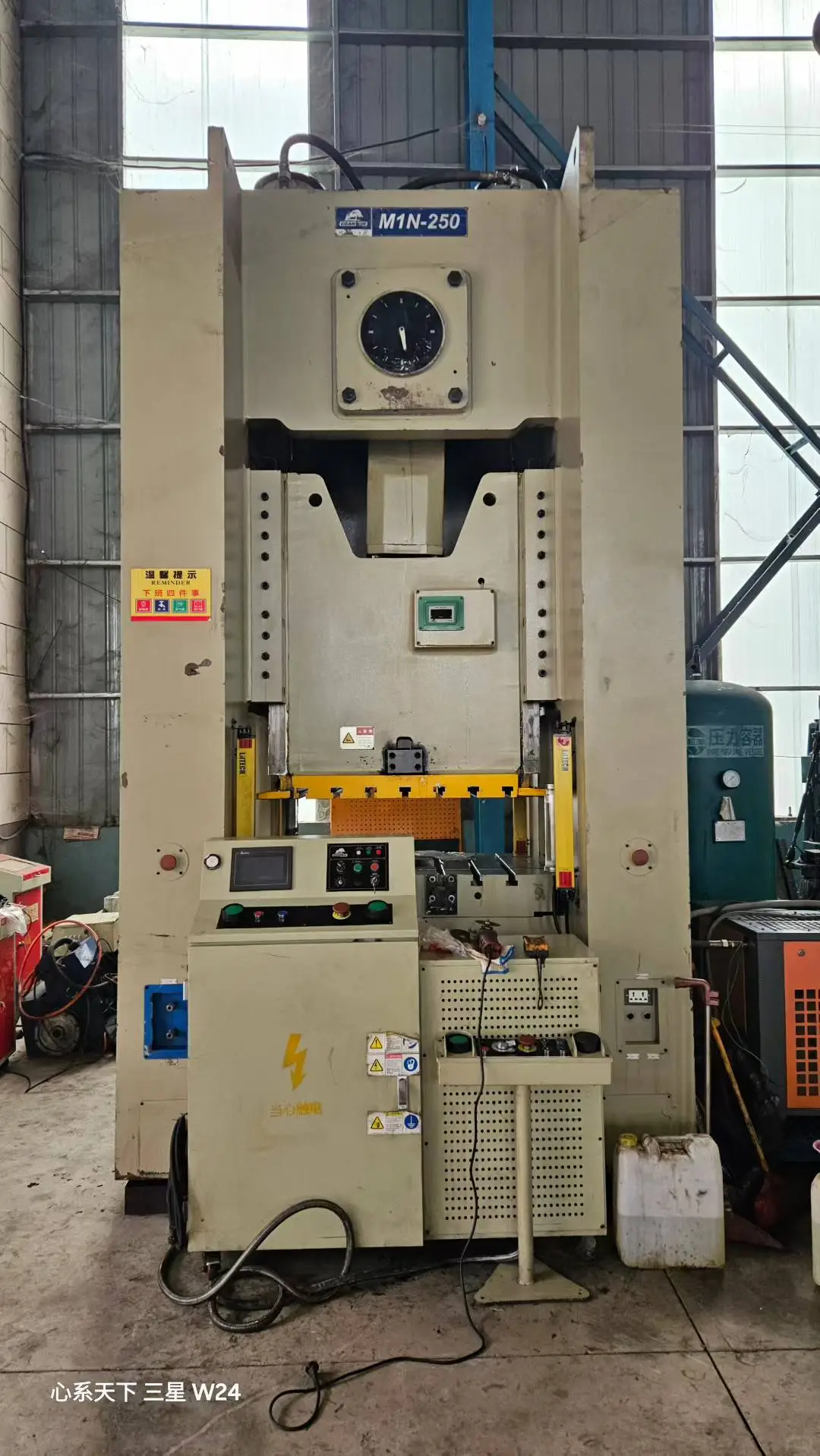 山西太原二手旧机床回收，二手冲床液压机