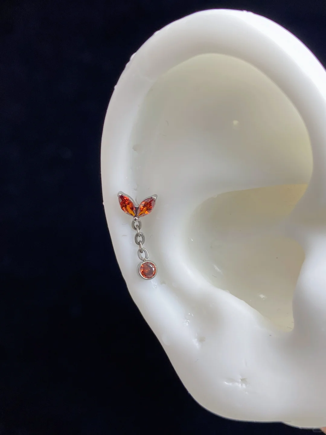 小众设计不撞款！锁死这钛合金鱼尾吊坠耳钉～