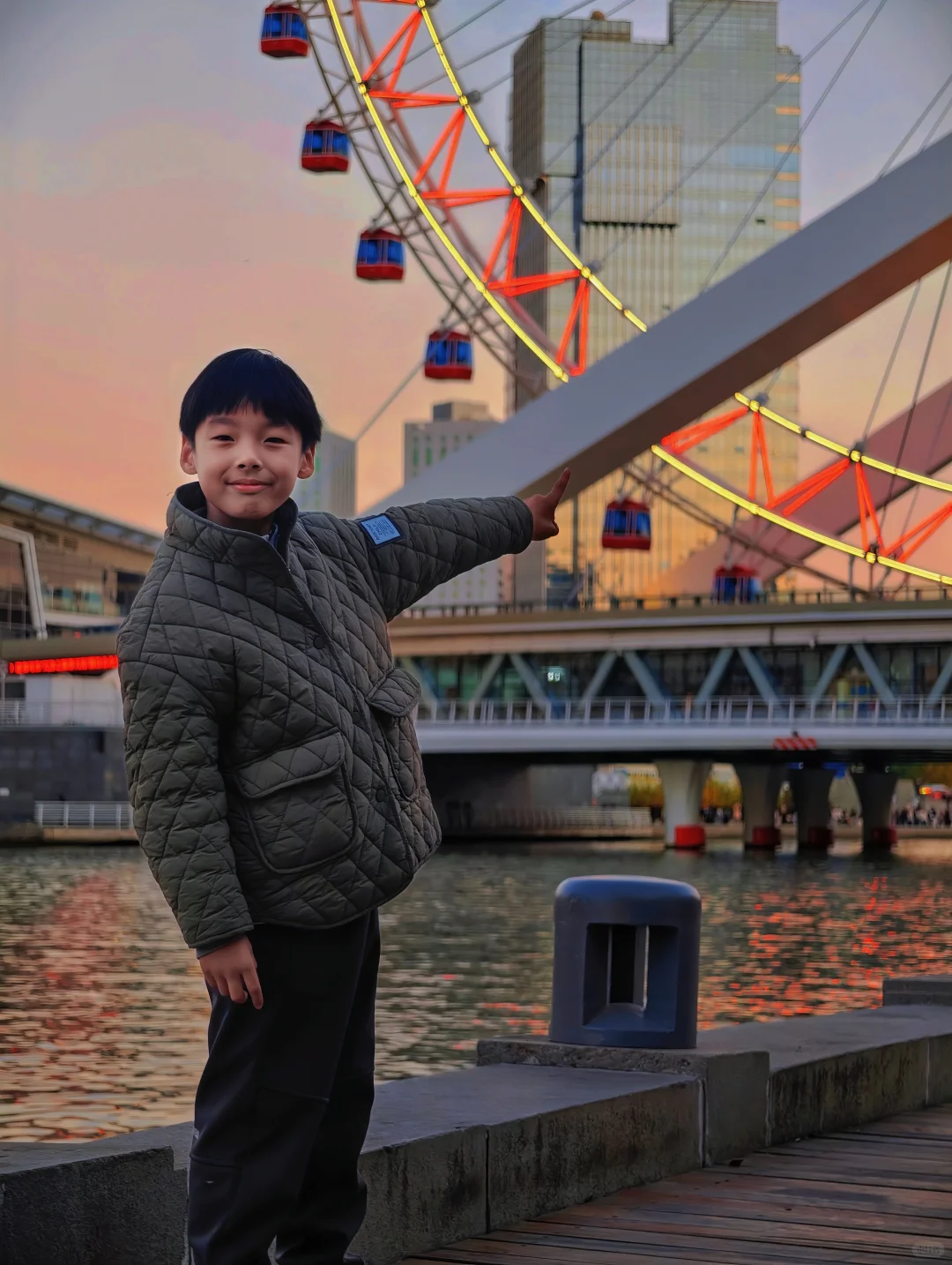 穿越两座城的周末,他记住的不仅是风景