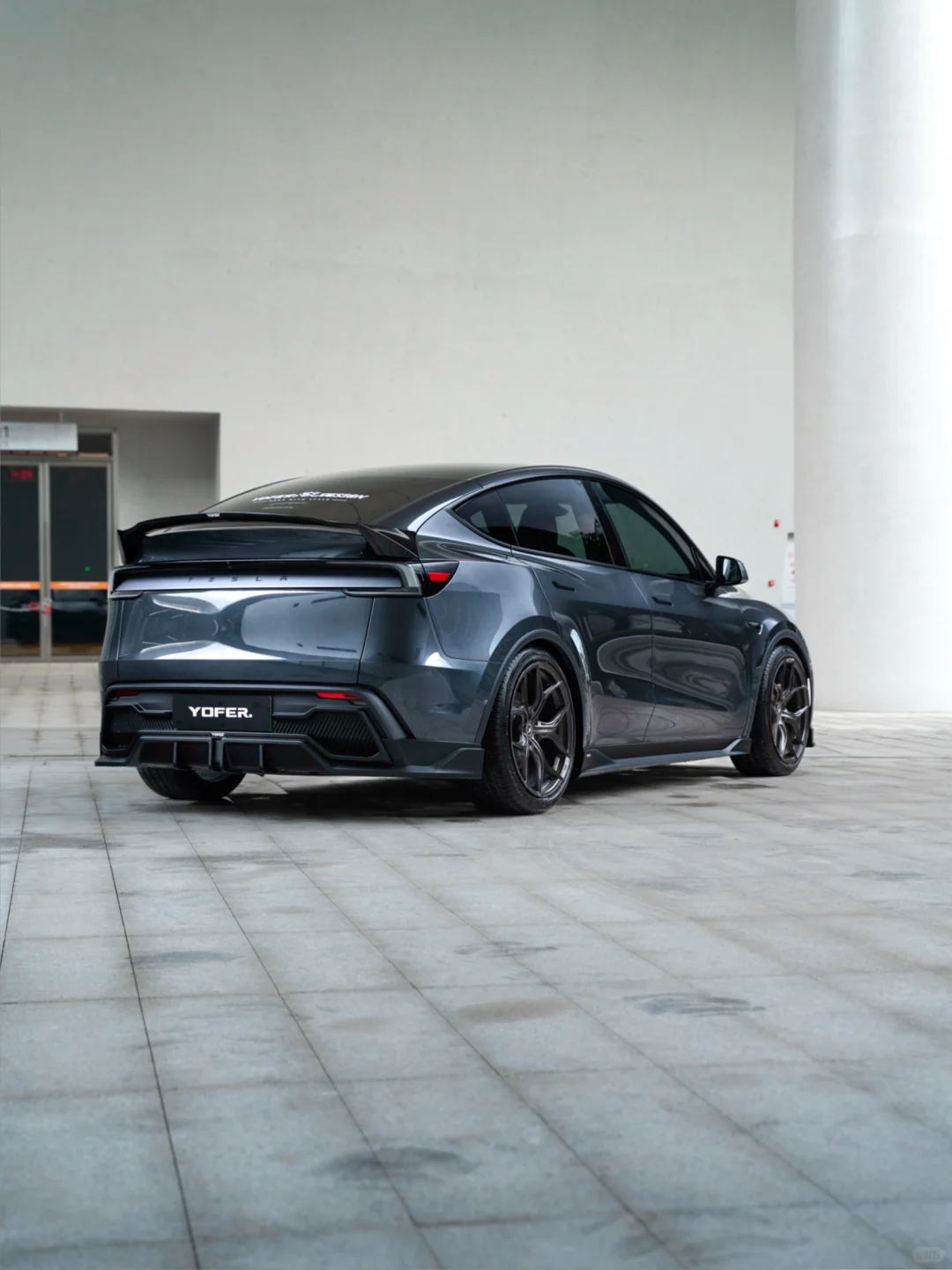 焕新Model Y ｜星空灰 颜值代表