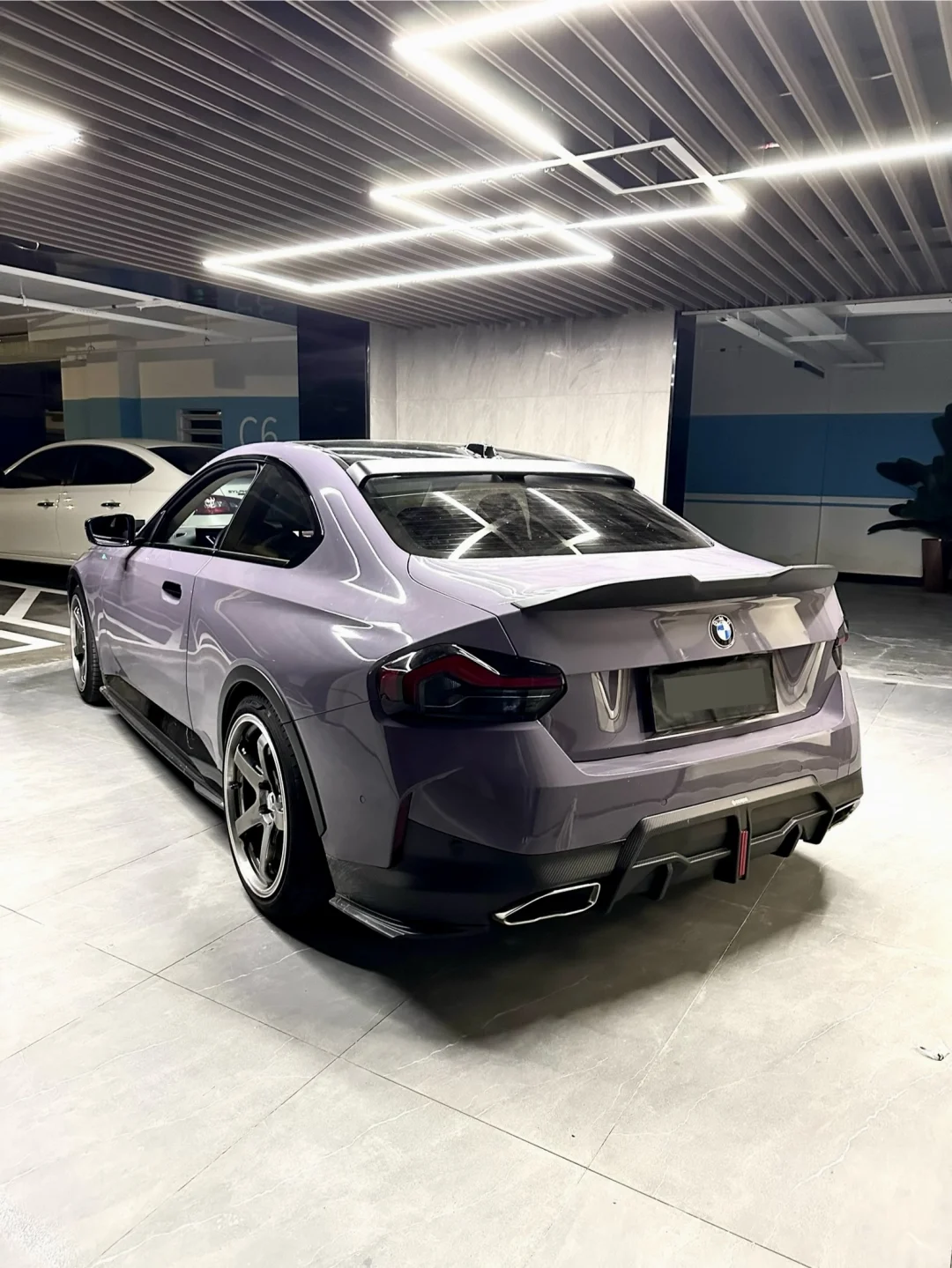 谁说女生玩车只会改改色膜！