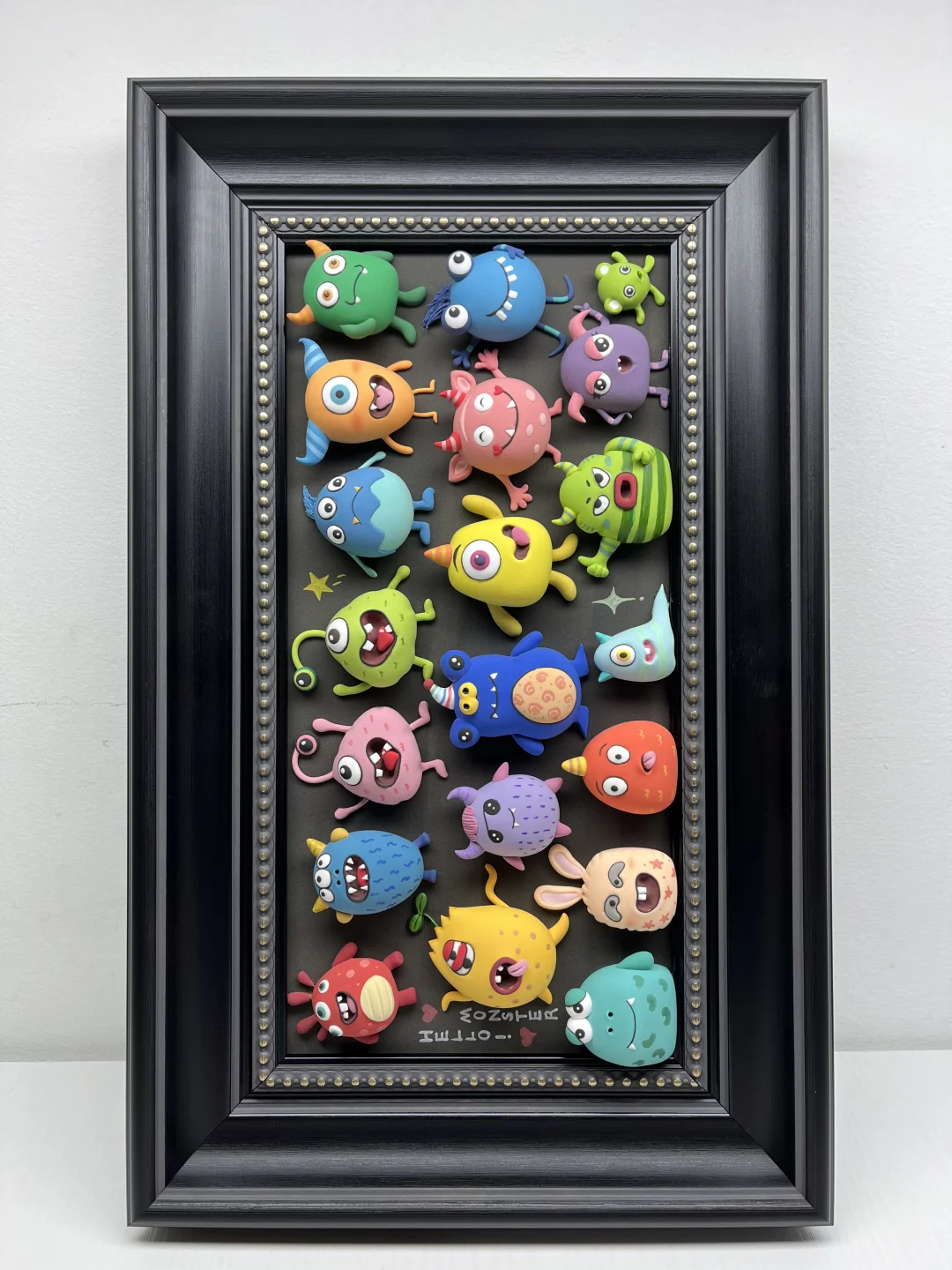 挑战做100幅粘土画之小怪兽?｜⬅️划附过程图