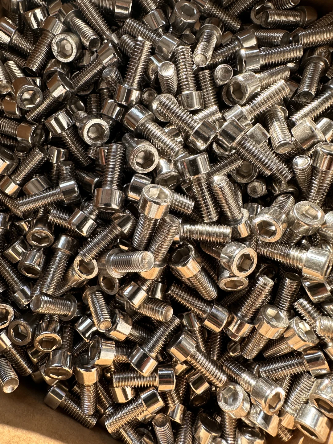 今日是GB内六角M5×12，质感在线