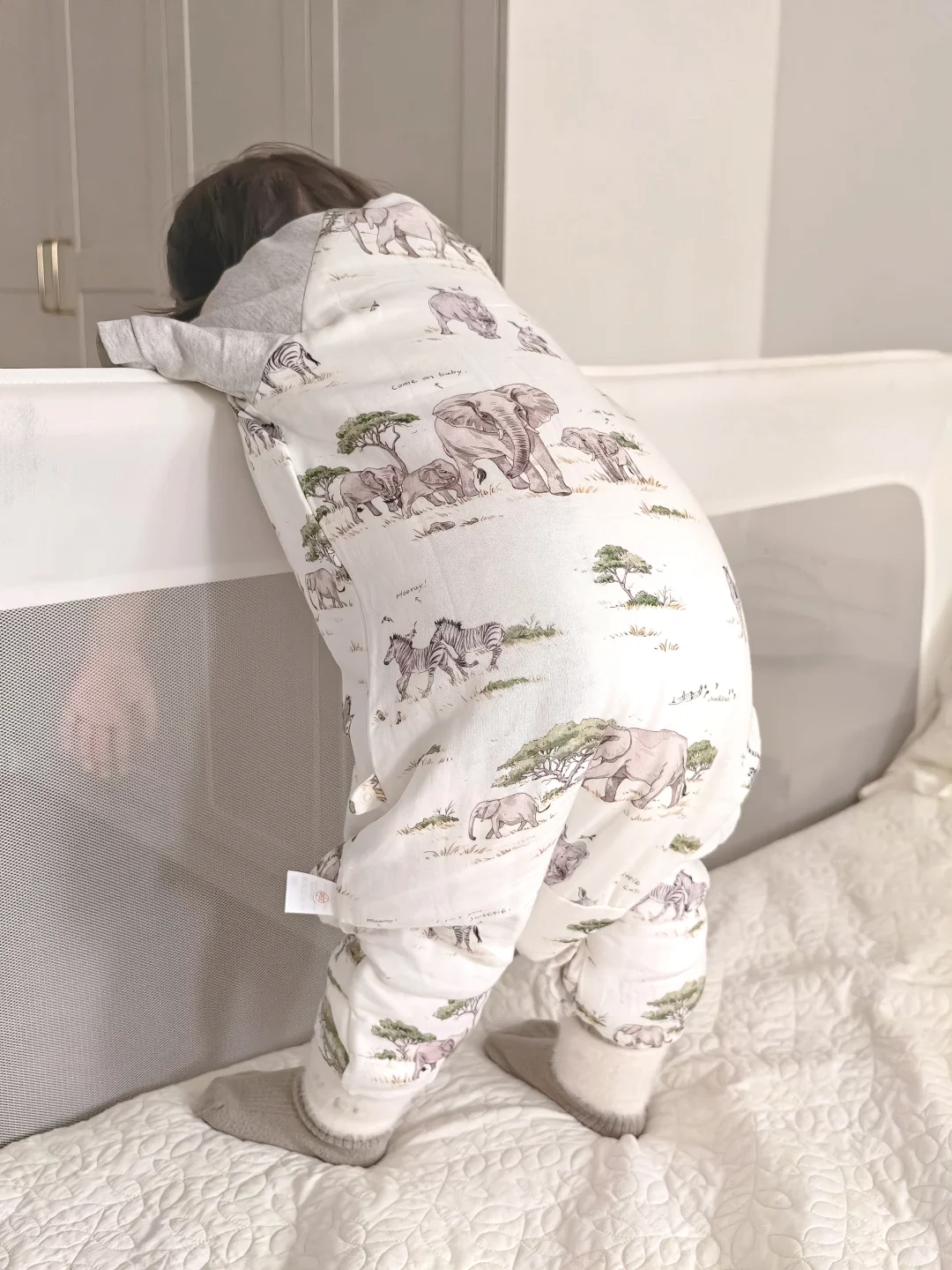 一夜安睡秘密：把妈妈的拥抱，穿在宝宝身上