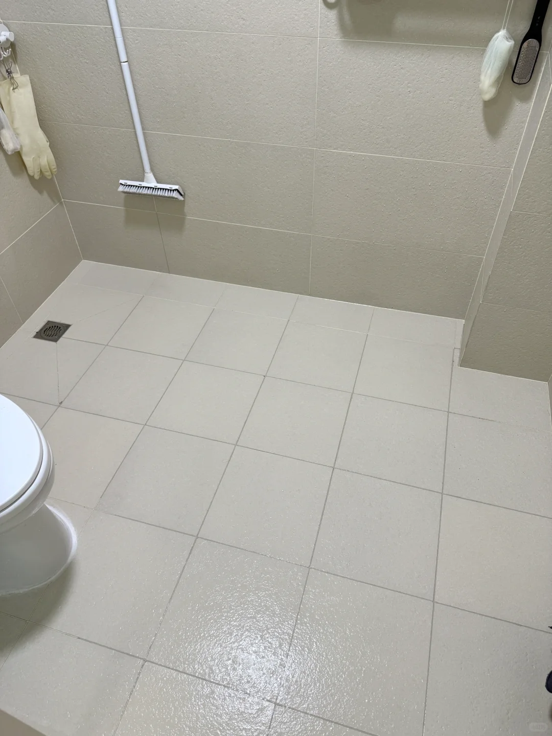 6年卫生间的清洁收纳 盆盆上墙方法分享