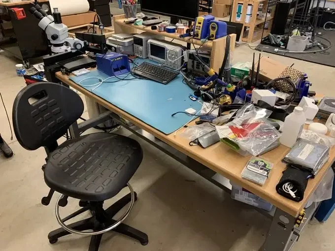 老外工程师自家的实验室