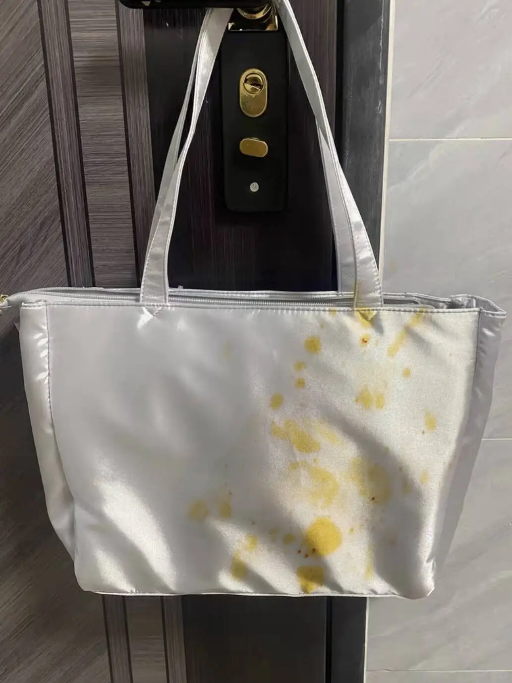 丝带痛缎白被溅上油点了怎么办。。