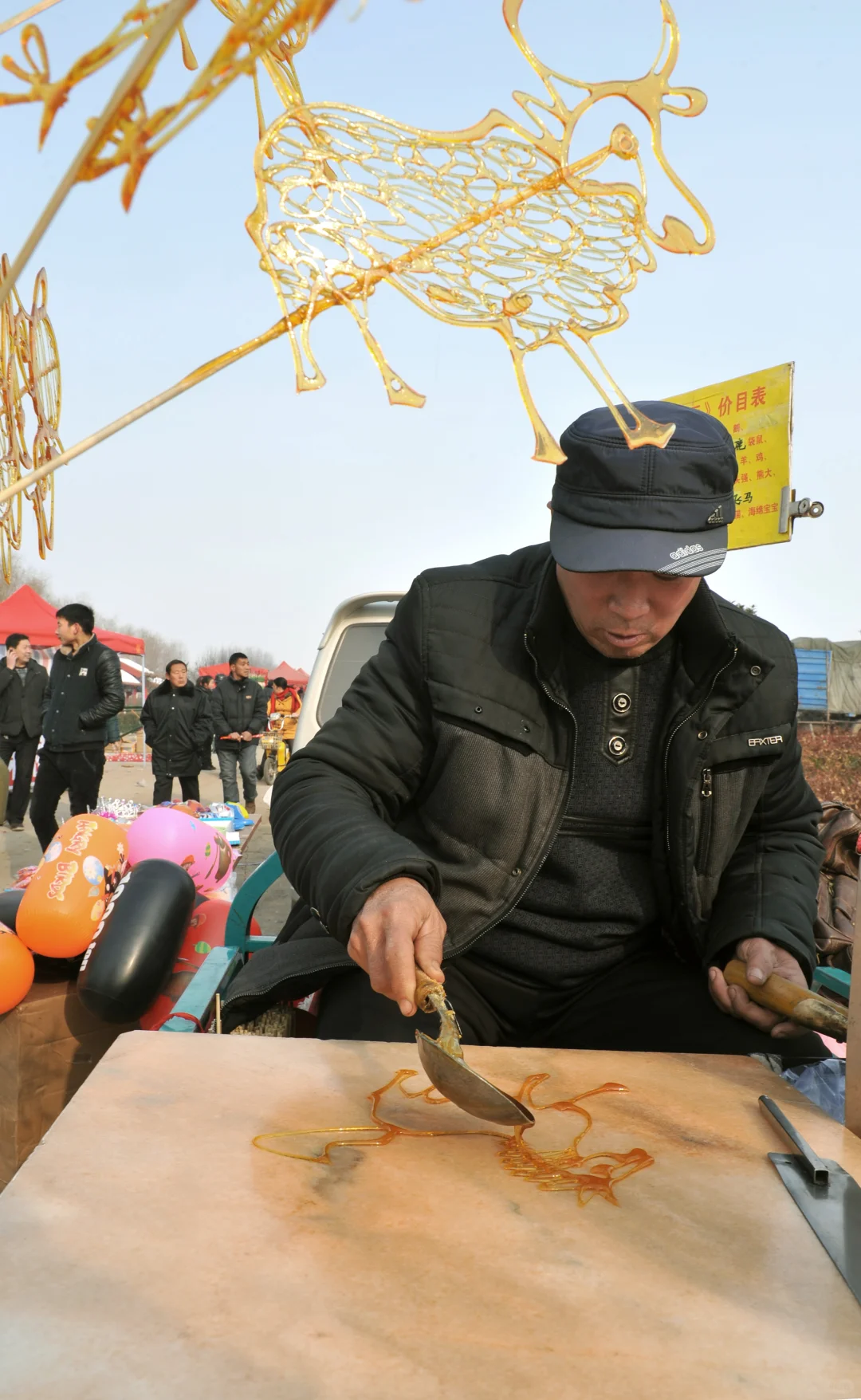 制作糖画的手艺人