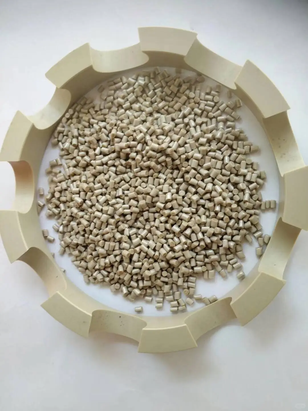 ⚠️传统塑料退退退！PPS 材料 5 大优势！