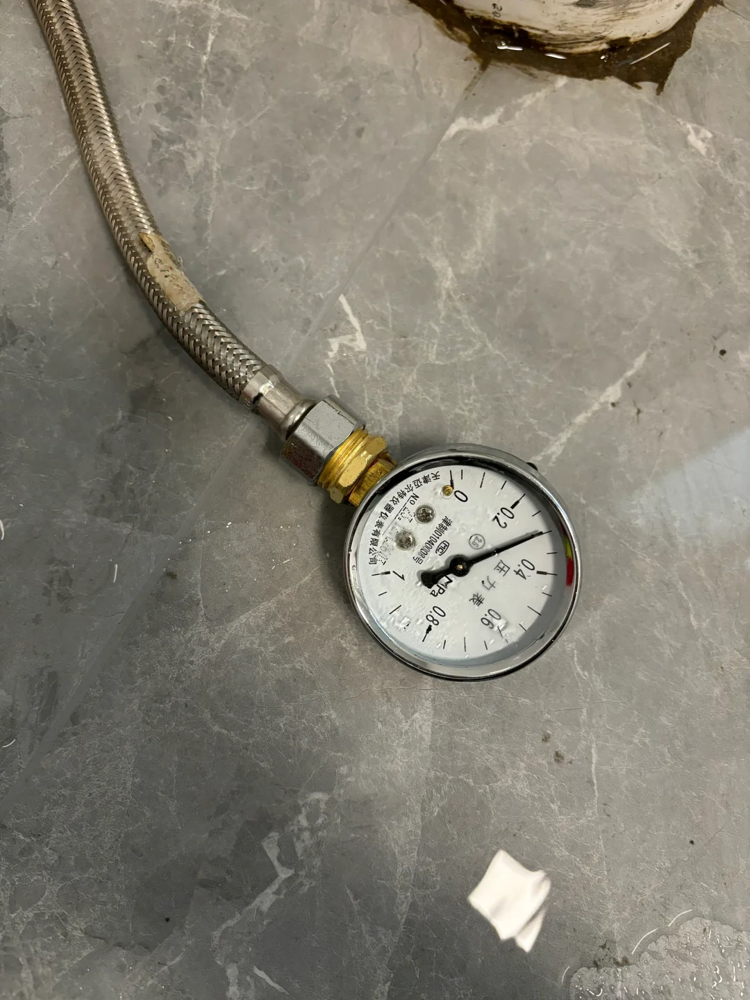 买了水压表试水压