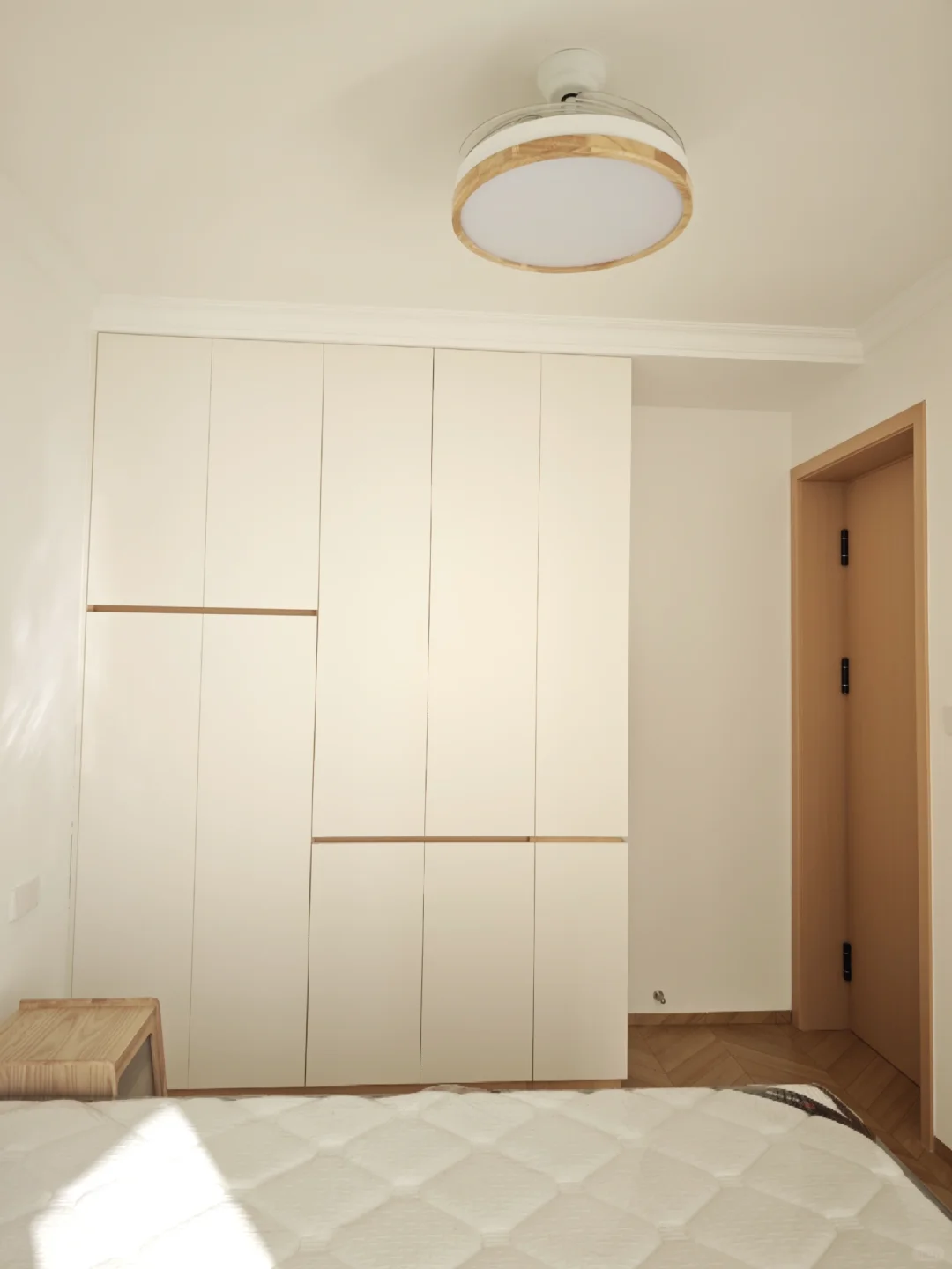 老人房衣柜这样做 爸妈追着你夸